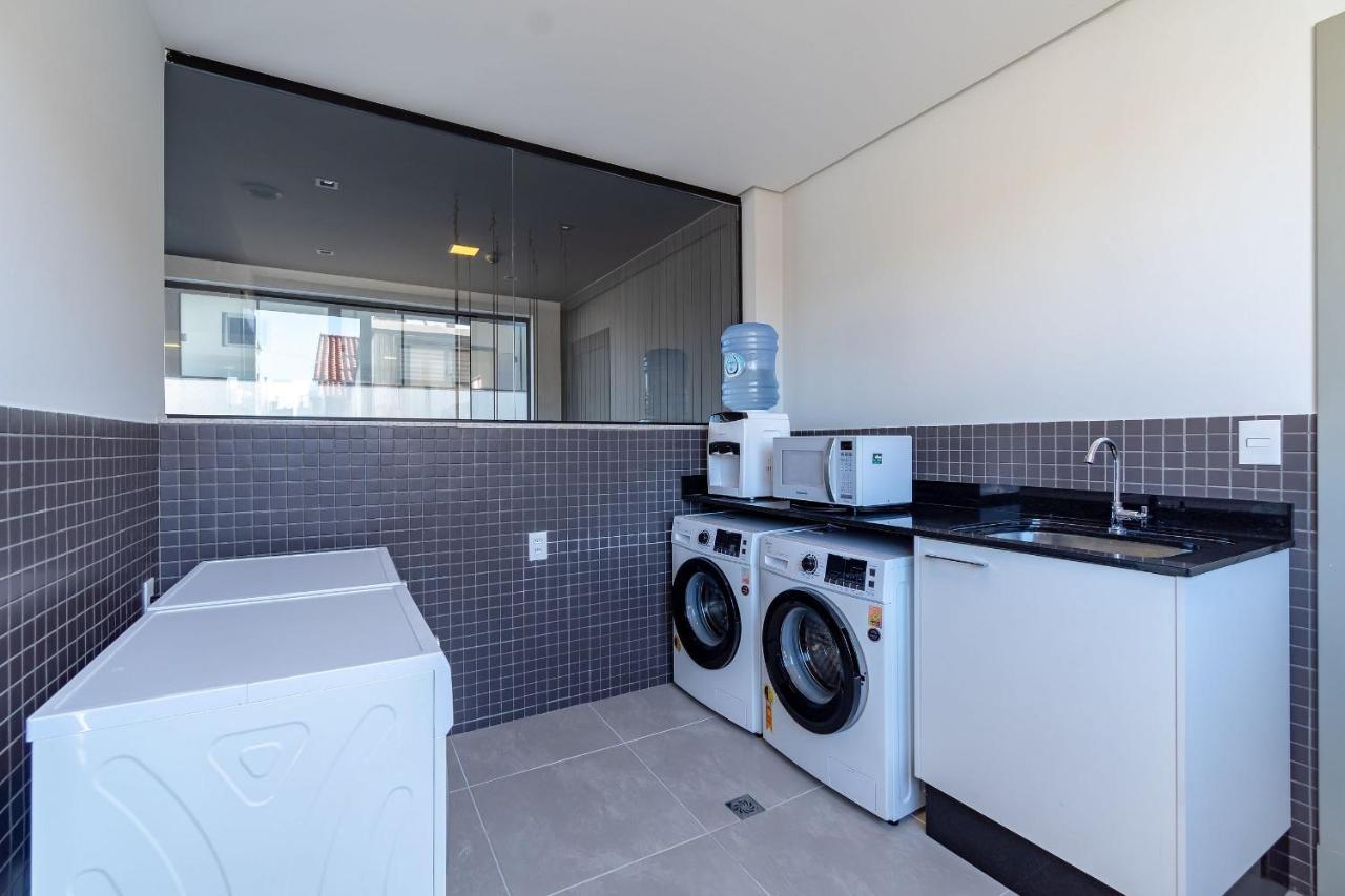 Confortavel Loft Com Vista Para O Mar - Condominio Com Piscina บอมบินญัส ภายนอก รูปภาพ