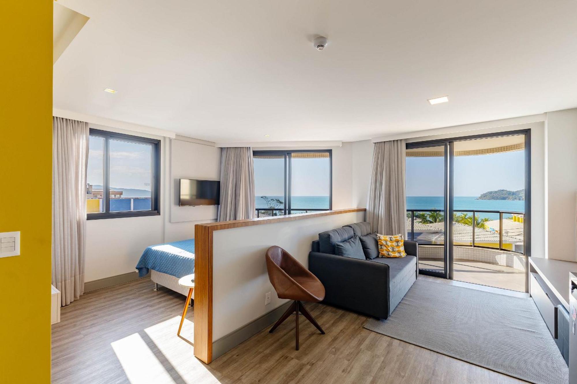 Confortavel Loft Com Vista Para O Mar - Condominio Com Piscina บอมบินญัส ภายนอก รูปภาพ